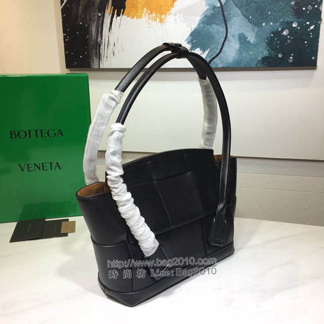 Bottega veneta高端女包 寶緹嘉爆款THE ARCO編織款手提包  BV經典款蝙蝠包  gxz1109